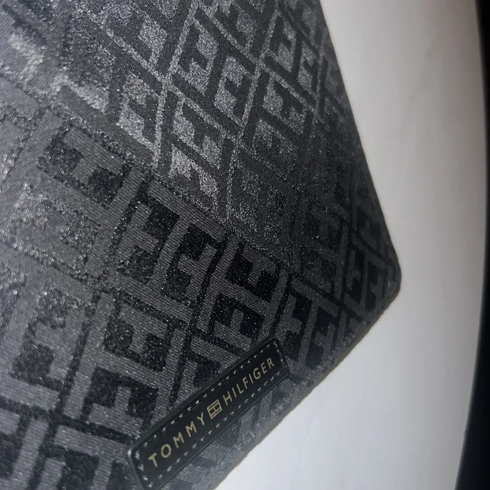 Tommy Hilfiger black clutch pocket bag purse slim gold metal zipper bag 9” x 6” - Picture 5 of 11